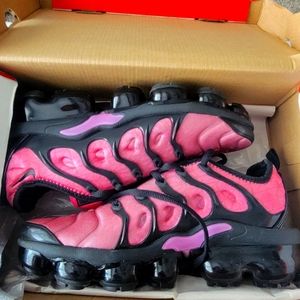 Size 8 Nike Vapormax
